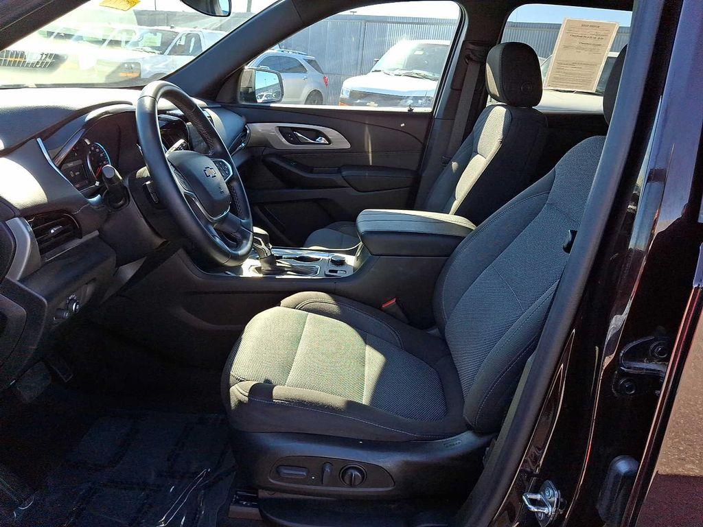 used 2023 Chevrolet Traverse car, priced at $32,180