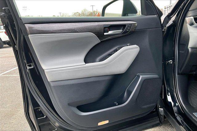 used 2024 Toyota Highlander car, priced at $44,000