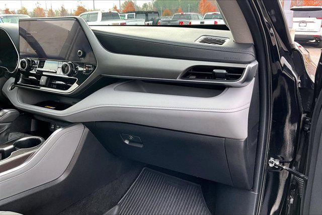 used 2024 Toyota Highlander car, priced at $44,000