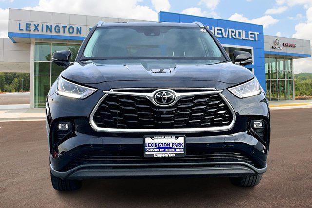 used 2024 Toyota Highlander car, priced at $44,000