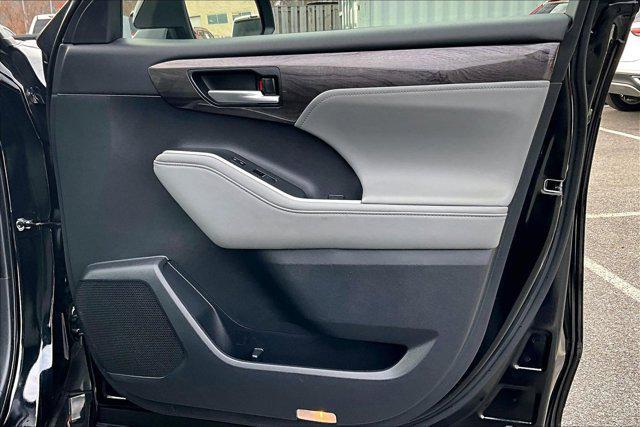 used 2024 Toyota Highlander car, priced at $44,000