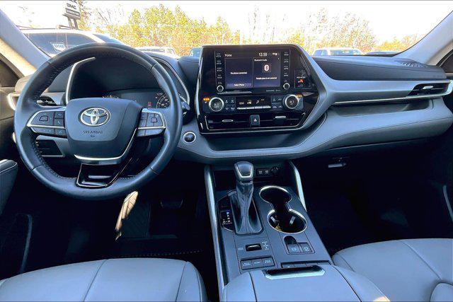 used 2021 Toyota Highlander car, priced at $33,000