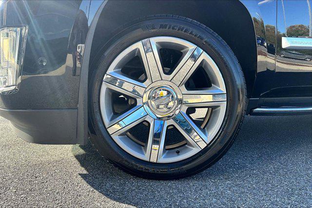 used 2020 Cadillac Escalade ESV car, priced at $31,000