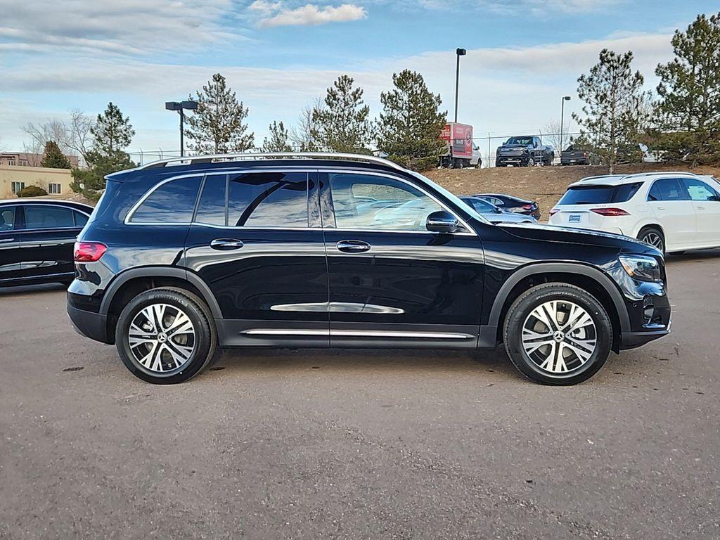 new 2024 Mercedes-Benz GLB 250 car, priced at $43,999