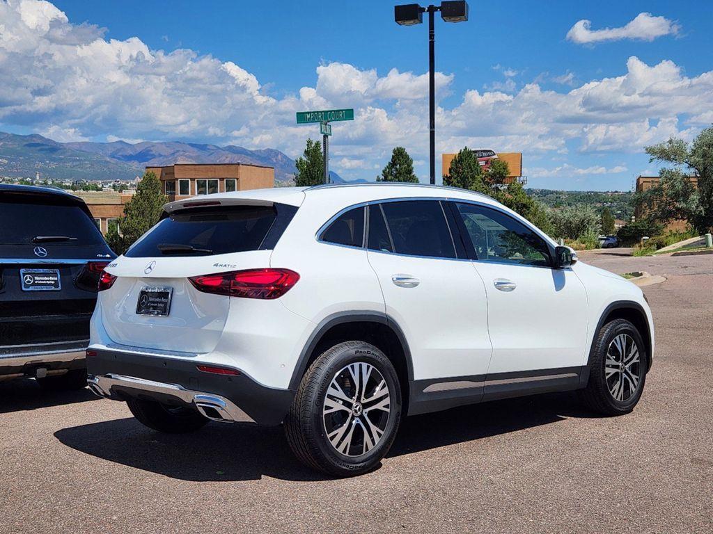 new 2025 Mercedes-Benz GLA 250 car