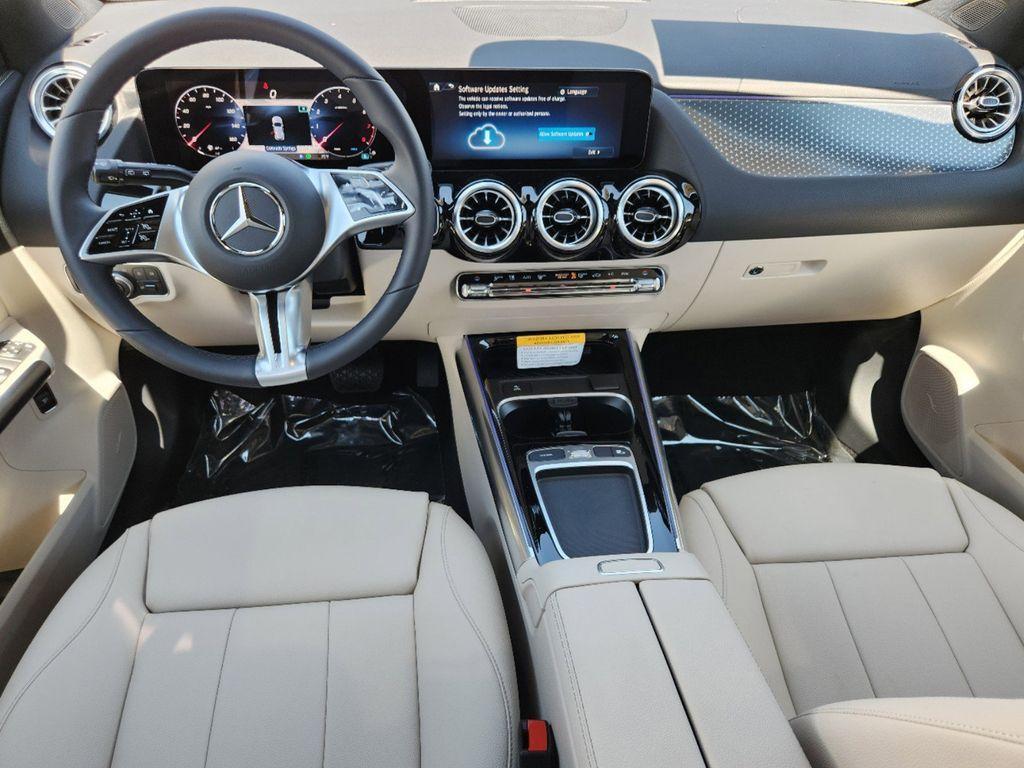 new 2025 Mercedes-Benz GLA 250 car