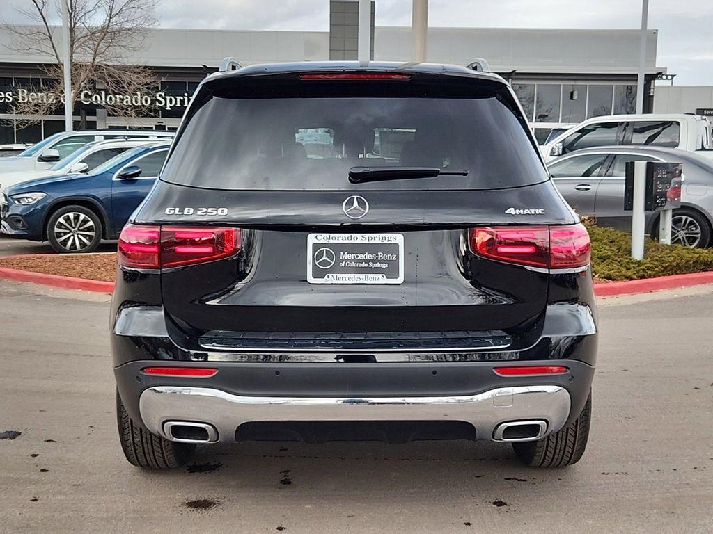 new 2024 Mercedes-Benz GLB 250 car, priced at $46,999