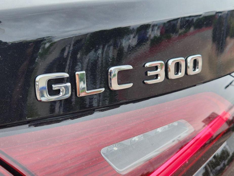 new 2025 Mercedes-Benz GLC 300 car