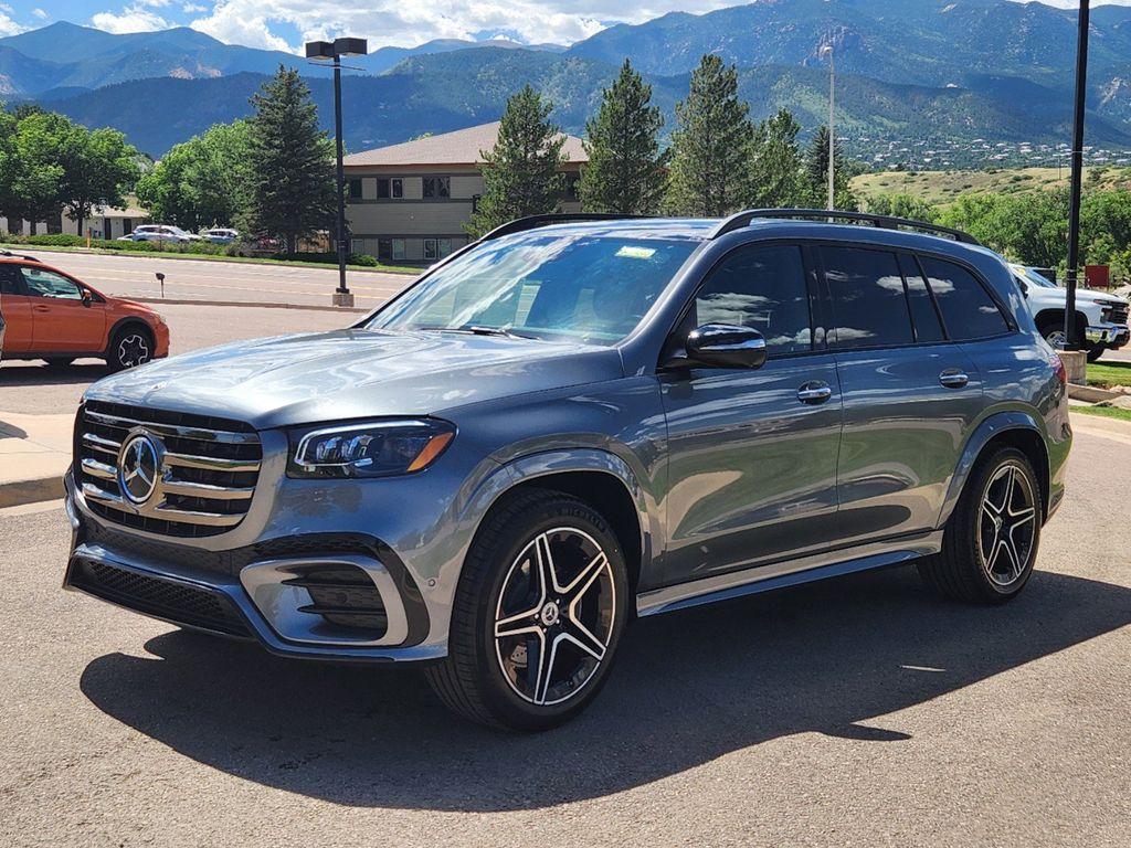 new 2025 Mercedes-Benz GLS 450 car