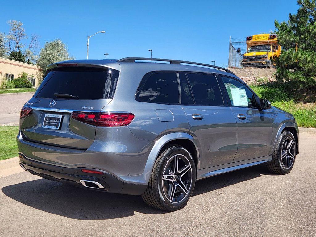 new 2025 Mercedes-Benz GLS 450 car