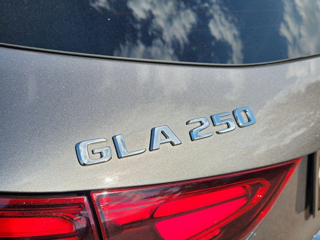 new 2025 Mercedes-Benz GLA 250 car