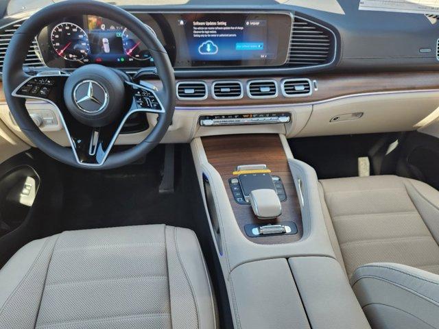 new 2025 Mercedes-Benz GLS 450 car