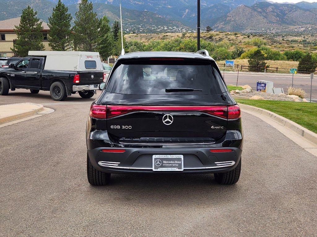 new 2024 Mercedes-Benz EQB 300 car