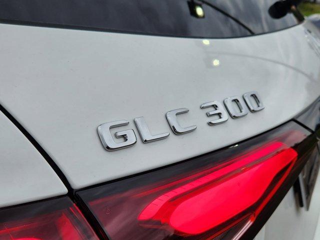 new 2025 Mercedes-Benz GLC 300 car