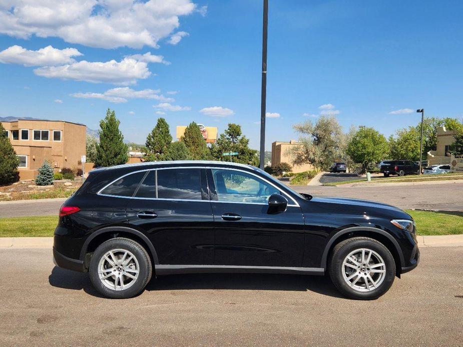 new 2025 Mercedes-Benz GLC 300 car