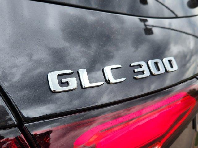 new 2025 Mercedes-Benz GLC 300 car