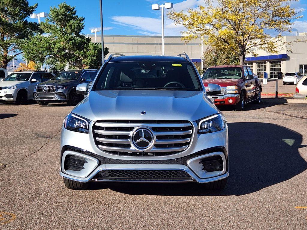 new 2025 Mercedes-Benz GLS 450 car