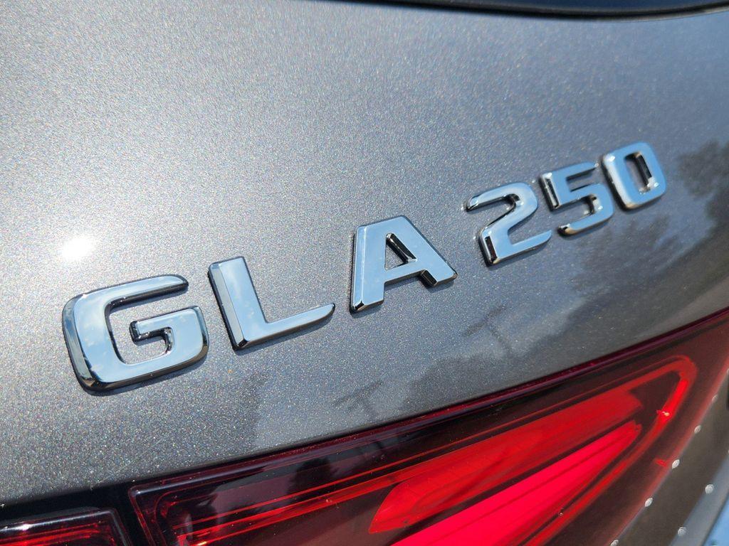 new 2025 Mercedes-Benz GLA 250 car