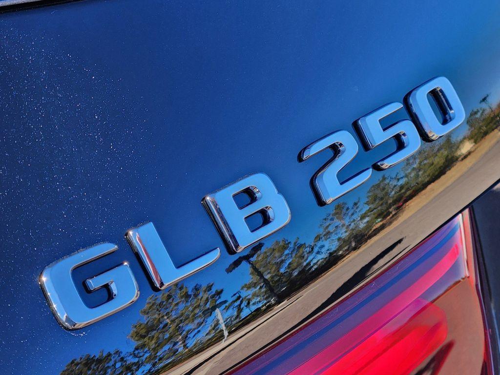 new 2025 Mercedes-Benz GLB 250 car, priced at $52,030