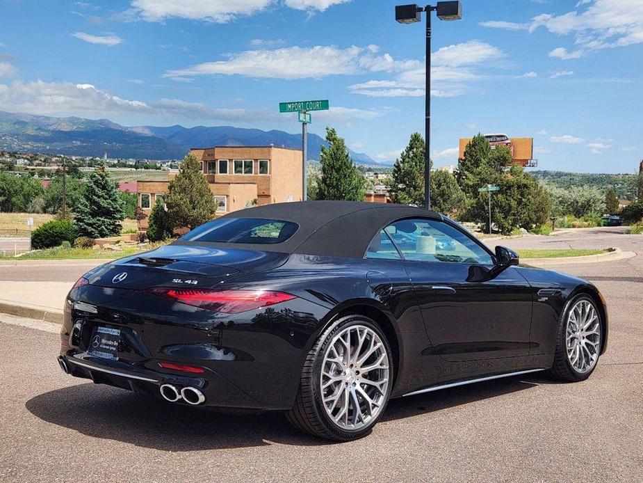 new 2024 Mercedes-Benz AMG SL 43 car, priced at $121,455