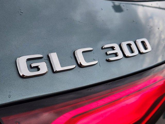 new 2025 Mercedes-Benz GLC 300 car