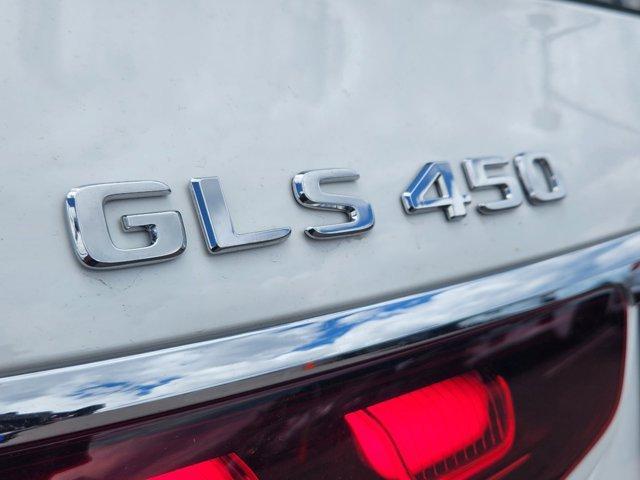 new 2025 Mercedes-Benz GLS 450 car