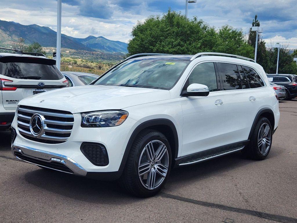 new 2025 Mercedes-Benz GLS 450 car