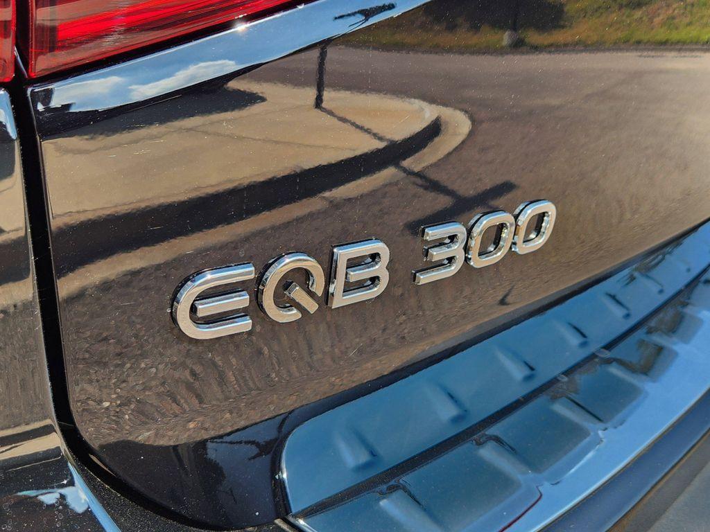 new 2024 Mercedes-Benz EQB 300 car