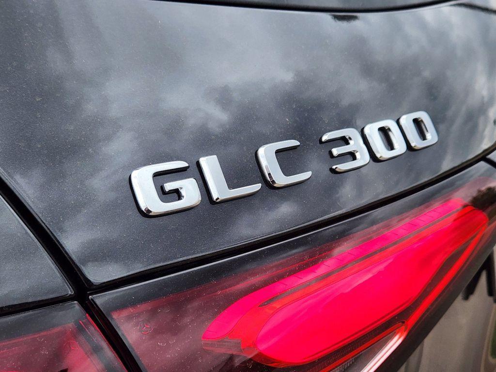 new 2025 Mercedes-Benz GLC 300 car, priced at $62,020