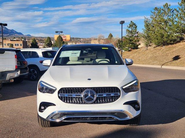 new 2025 Mercedes-Benz GLA 250 car