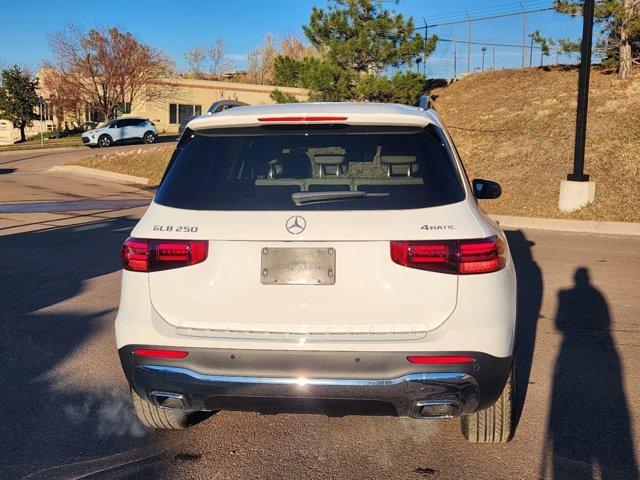 new 2025 Mercedes-Benz GLB 250 car