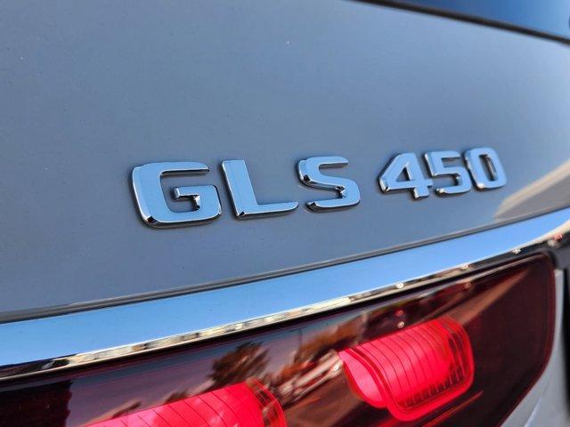 new 2025 Mercedes-Benz GLS 450 car