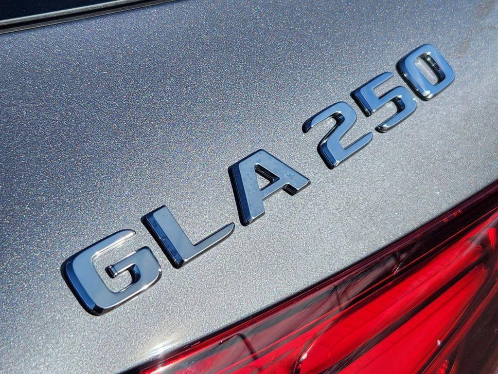 new 2025 Mercedes-Benz GLA 250 car, priced at $54,290