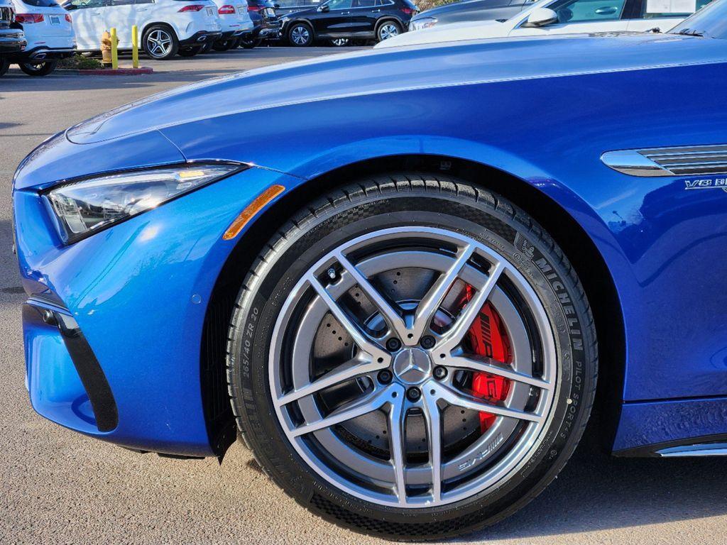 new 2025 Mercedes-Benz AMG SL 55 car, priced at $151,820