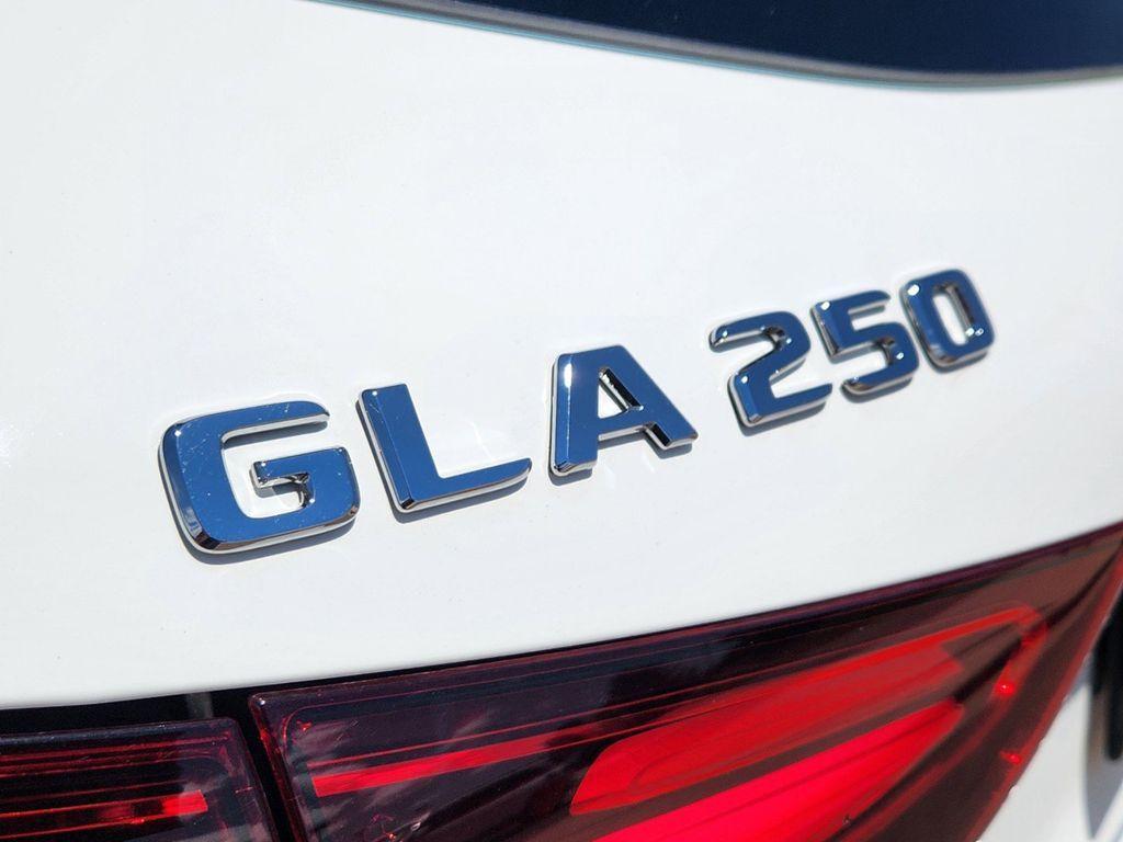 new 2025 Mercedes-Benz GLA 250 car