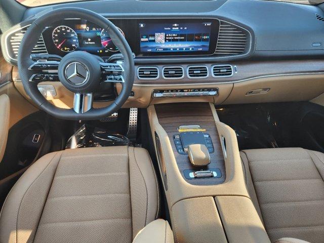 new 2025 Mercedes-Benz GLS 450 car