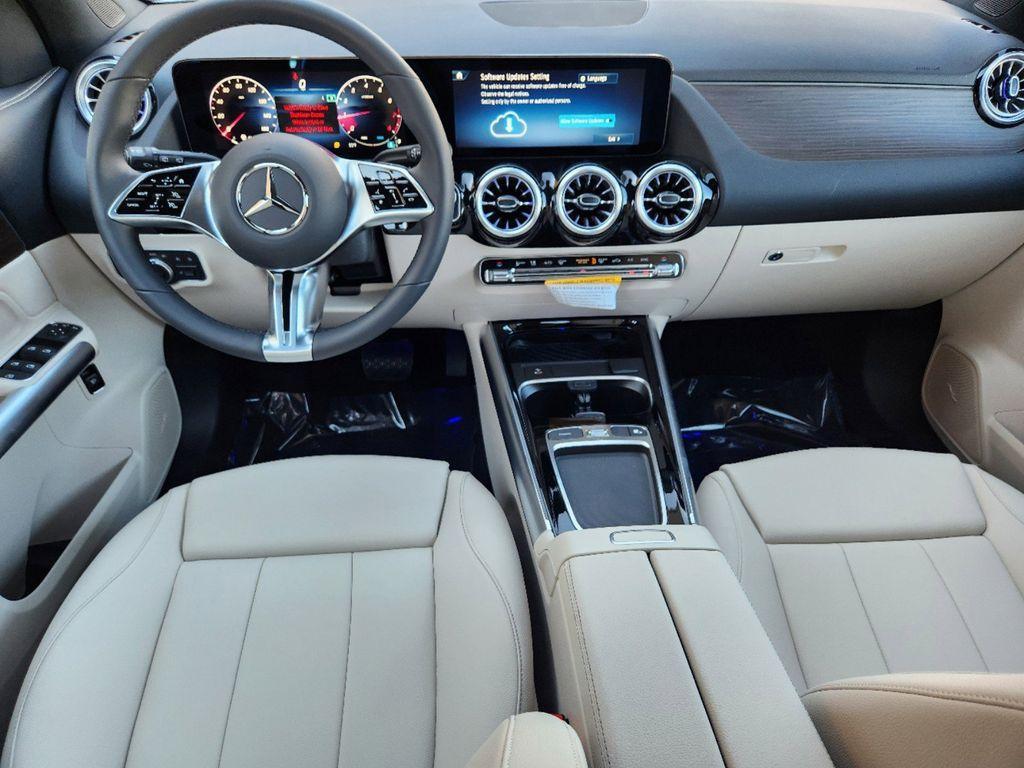 new 2025 Mercedes-Benz GLA 250 car, priced at $50,725