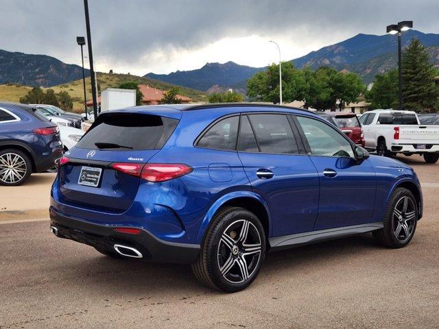 new 2025 Mercedes-Benz GLC 300 car