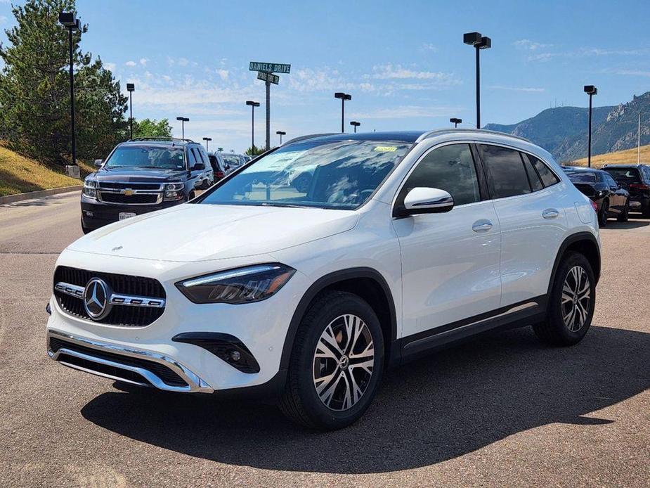 new 2025 Mercedes-Benz GLA 250 car