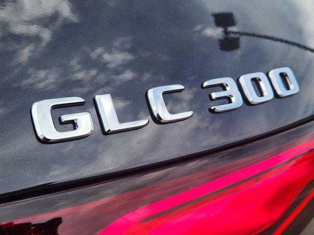 new 2025 Mercedes-Benz GLC 300 car