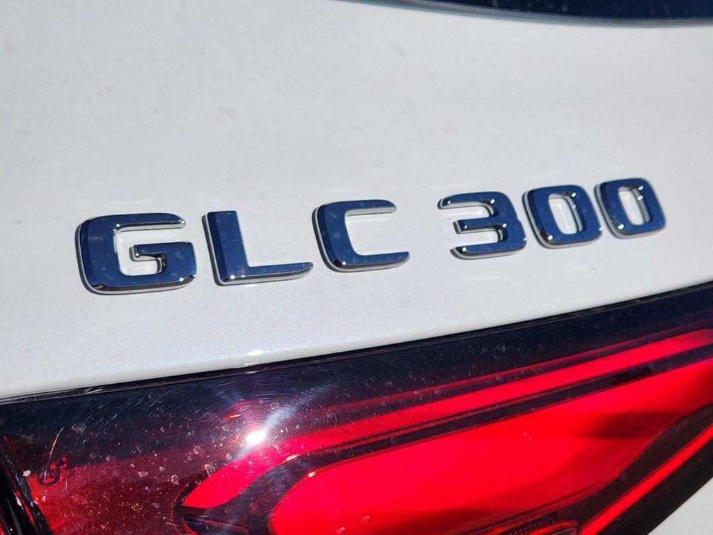 new 2025 Mercedes-Benz GLC 300 car, priced at $64,025