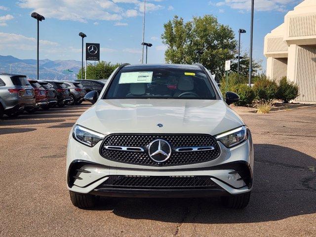 new 2025 Mercedes-Benz GLC 300 car