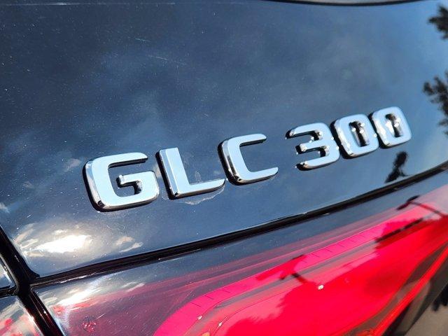 new 2025 Mercedes-Benz GLC 300 car