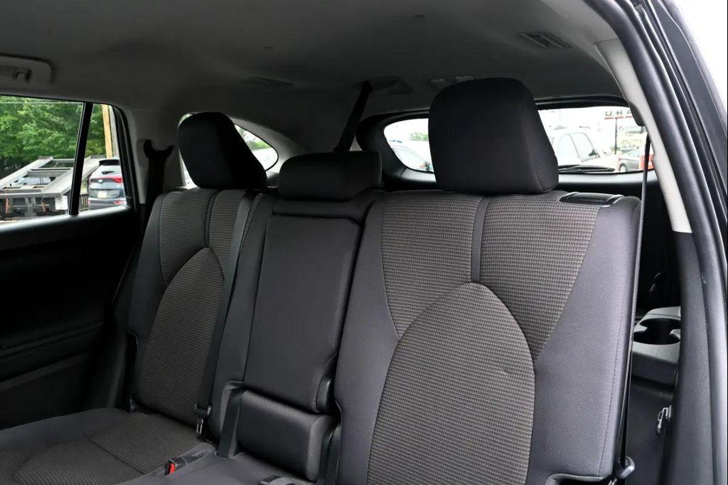 used 2022 Toyota Highlander car, priced at $31,500