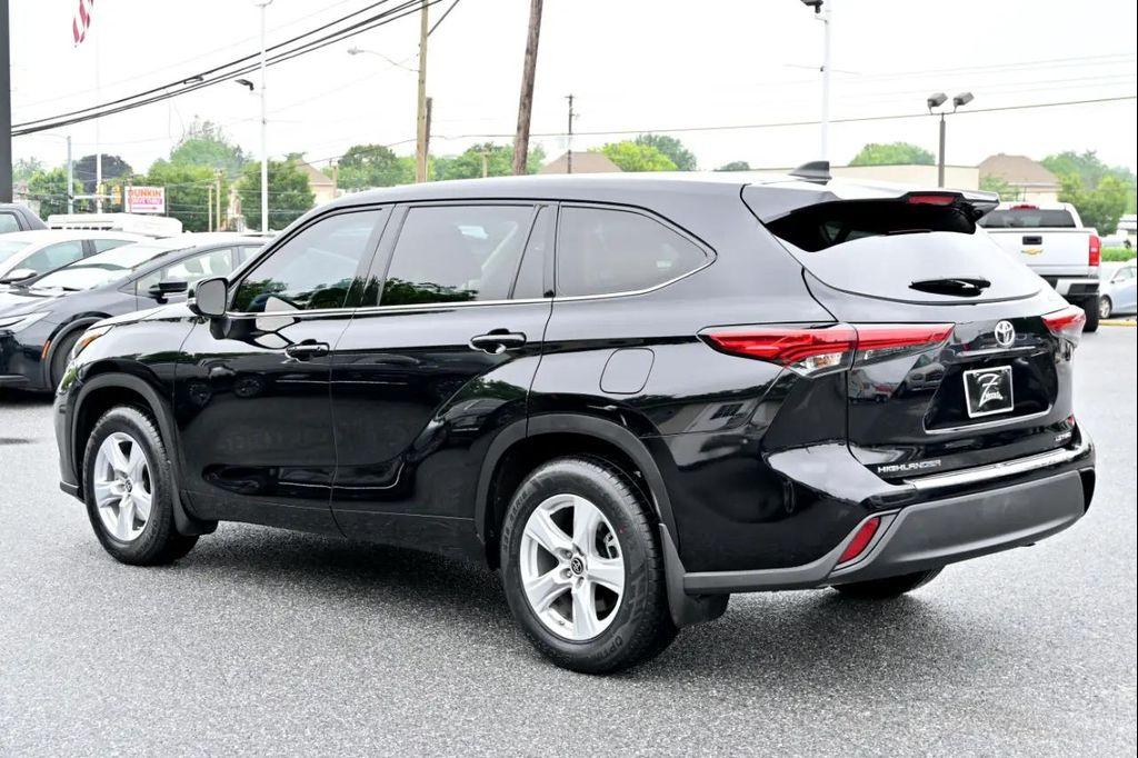 used 2022 Toyota Highlander car, priced at $31,500