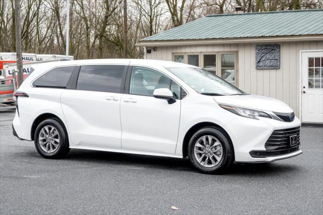 used 2023 Toyota Sienna car, priced at $38,950