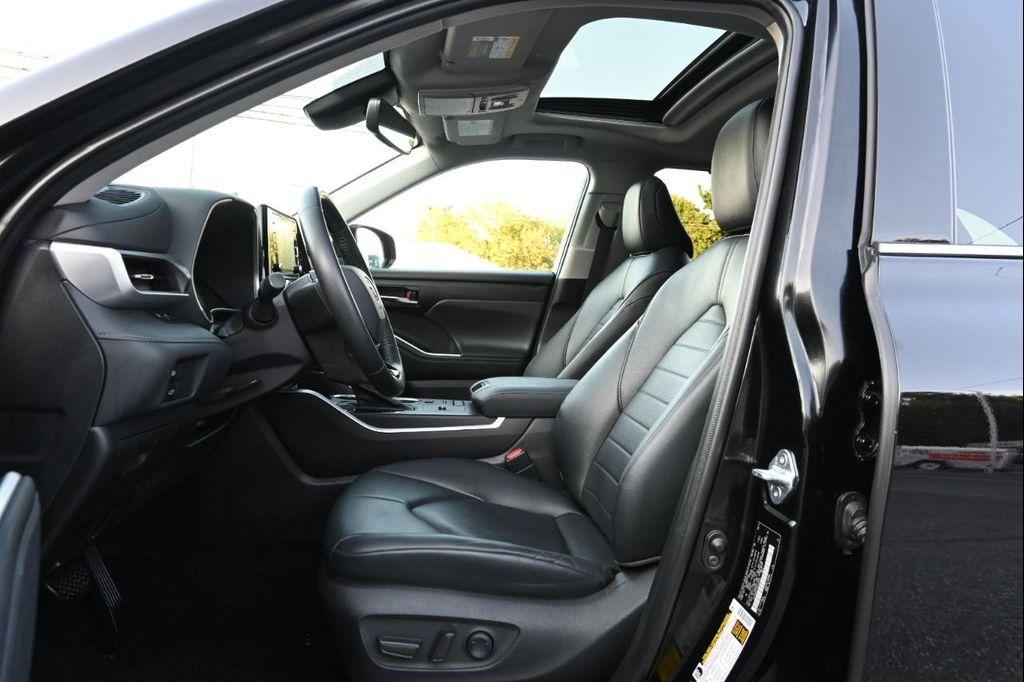 used 2021 Toyota Highlander Hybrid car, priced at $31,500