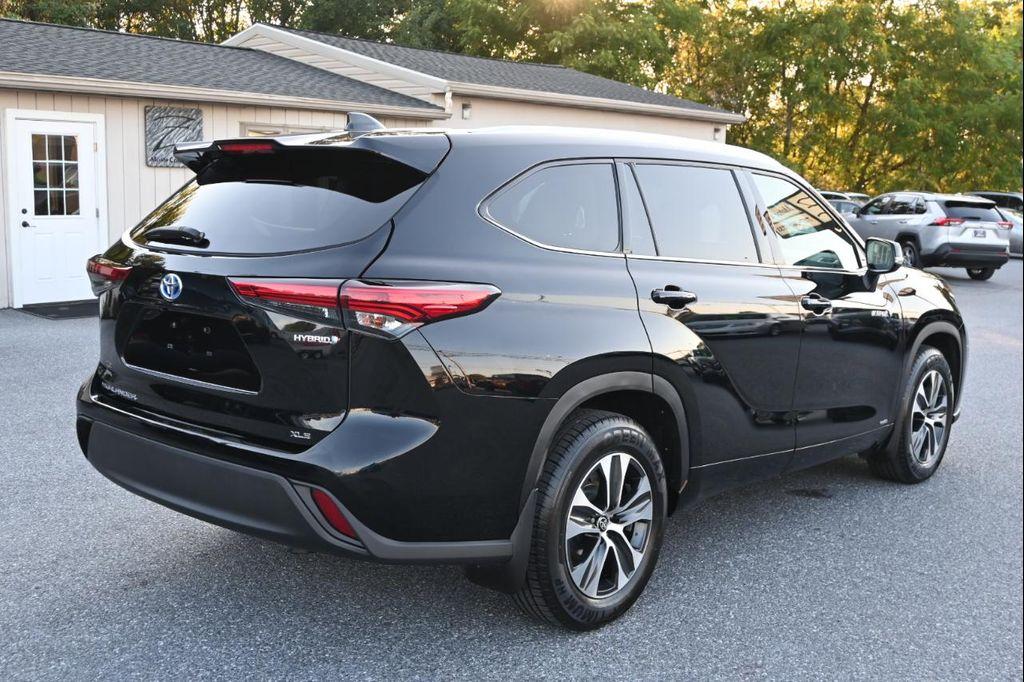 used 2021 Toyota Highlander Hybrid car, priced at $31,500