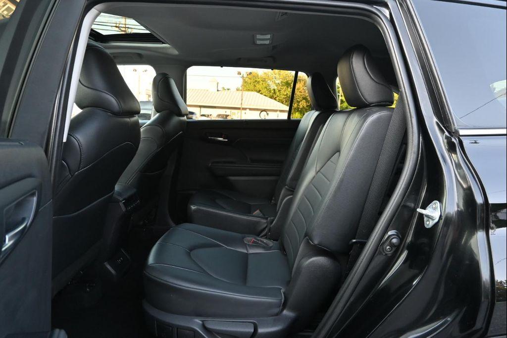 used 2021 Toyota Highlander Hybrid car, priced at $31,500
