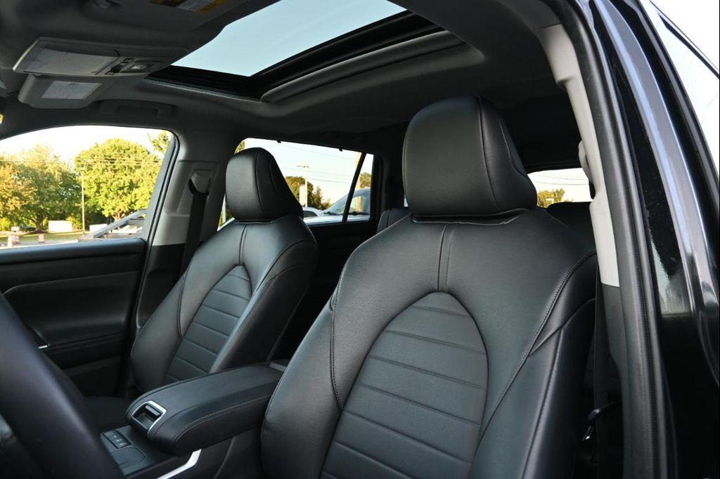 used 2021 Toyota Highlander Hybrid car, priced at $31,500